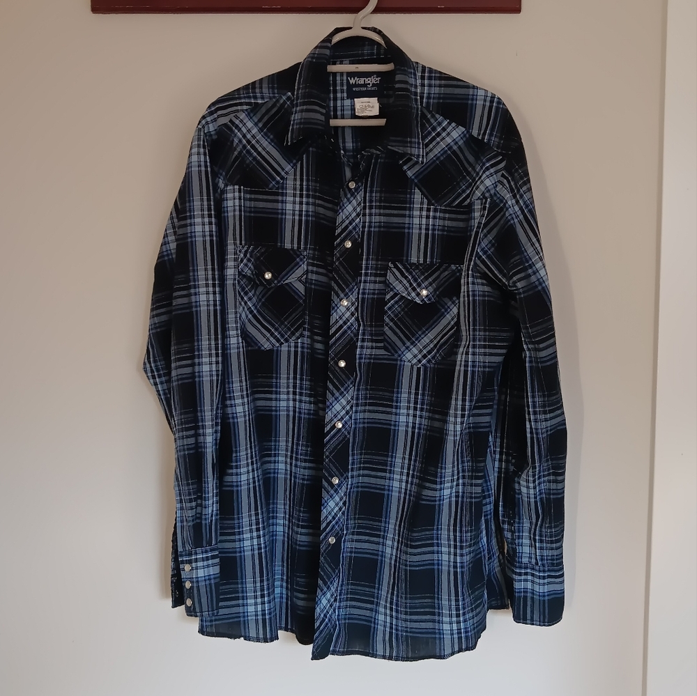 Wrangler Blue Plaid Button-Up Shirt
